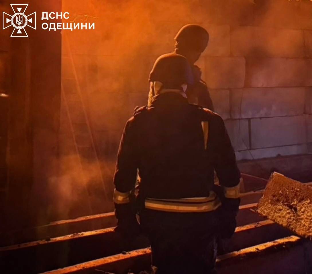 Росіяни масовано атакували "шахедами" південь Одещини